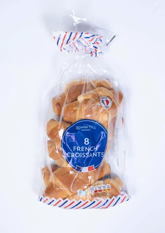 laura-stott-testing-croissants-lidl-919568745_a24ab1